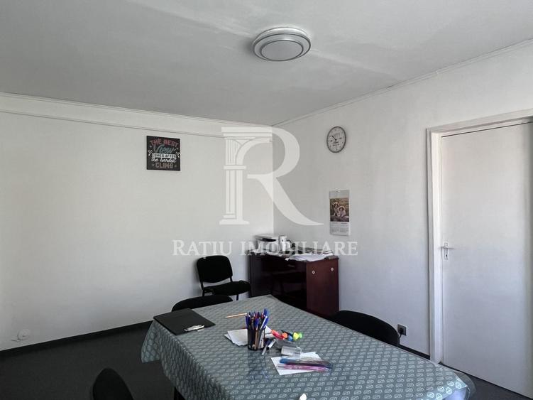 Apartament cu 2 camere semidecomandat, mobilat în Nufărul