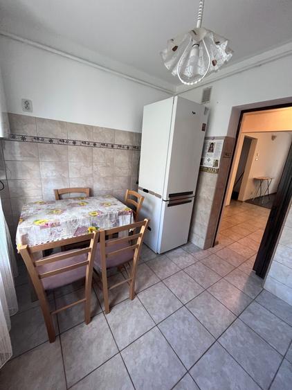 Apartament 4 camere de inchiriat - Bulevardul Sanatatii , Micro 16 - 3