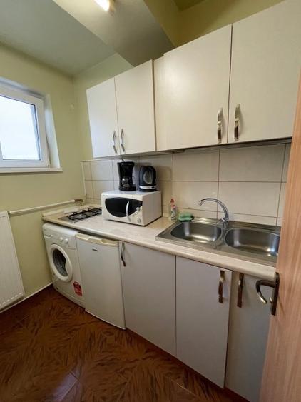 Garsoniera ultracentrala, mob., etaj 7, bloc solid, termoizolat, langa  Cismigiu - 10