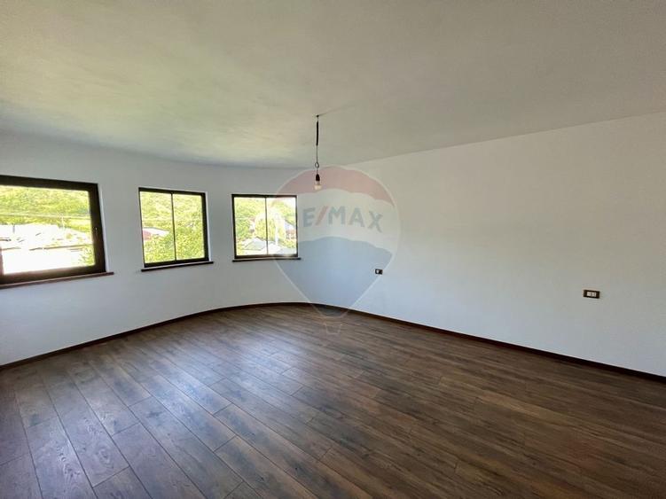 Casa / Vila in Sat Nou / Panciu - 18