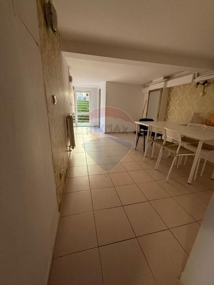 Spatiu comercial cochet de inchiriat in zona Moinesti - 7