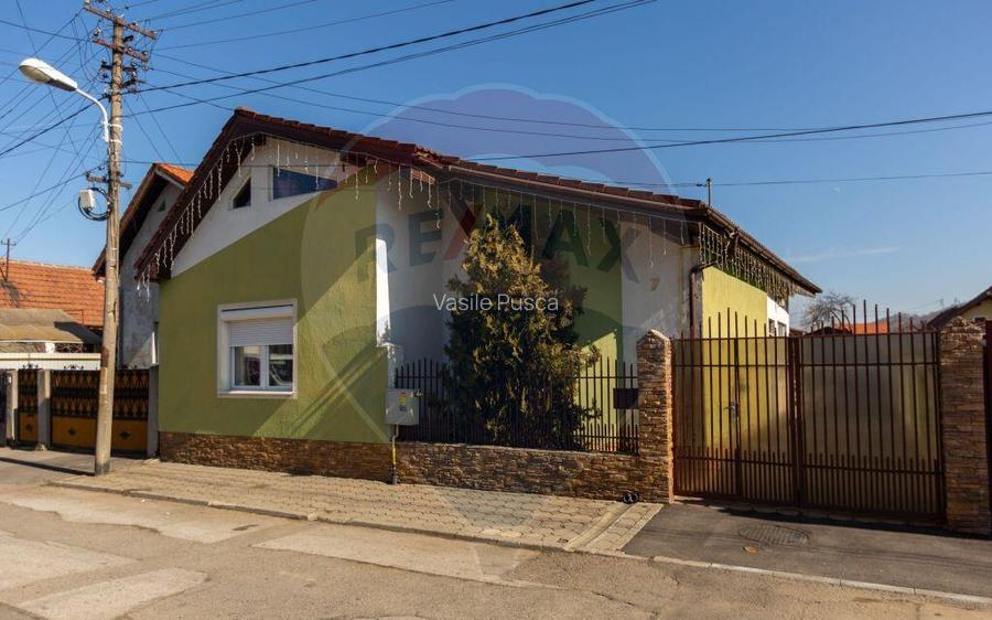 Casa SPATIOASA de vanzare in zona semicentrala