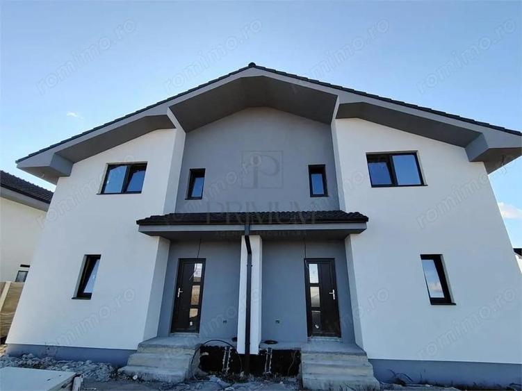 Duplex spatios - bucatarie inchisa - zona linistita - teren 375 mp - 1