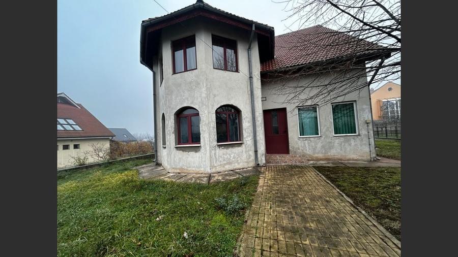 Vila eleganta de inchiriat, locatie excelenta - 7