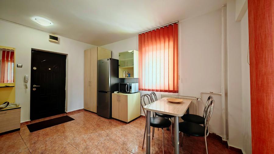 Parcul Tineretului | intrarea Lumea Copiilor | spatios | bl. anvelopat | parcare - 2