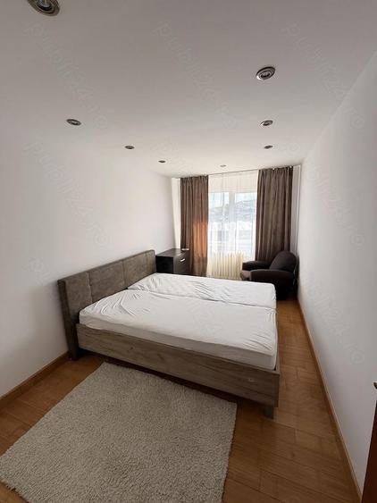 Inchiriez apartament mobilat 4 camere 74,22 mp situat in Piatra Neamt str. Mihai Viteazu - 2