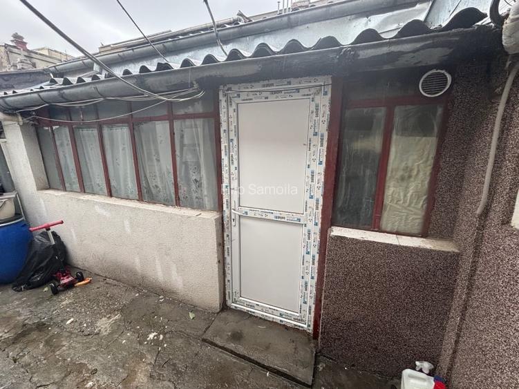 Casă 2 camere Bucur obor - Făinări ( curte comună )