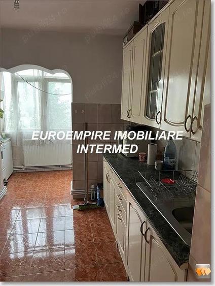 Apartament cu 2 camere decomandat,zona Anda - 3