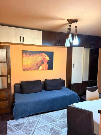 Vand apartament 2 camere, Precista, etaj 2, decomandat, zona Laguna - 1