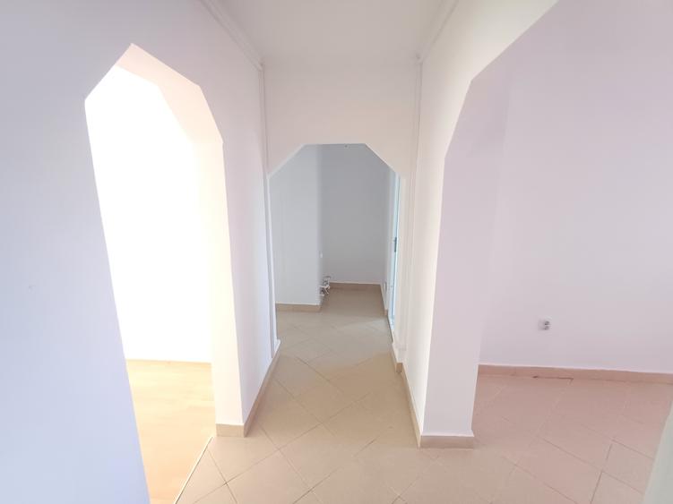 Vanzare  3 camere - Imobiliare MAXICONFORT - 2