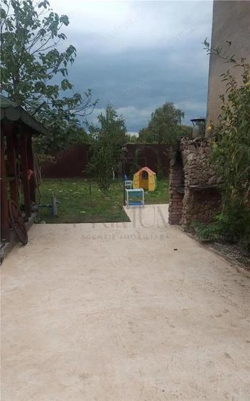 Lipovei- casa individuala complet renovata, 5 camere, centrala termica, teren generos - 1