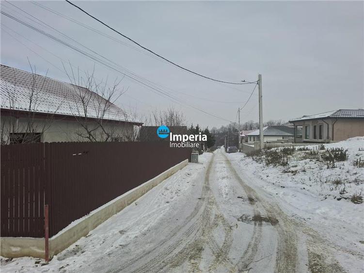 Teren intravilan de vanzare, Tomesti deal in spate la primarie! - 2