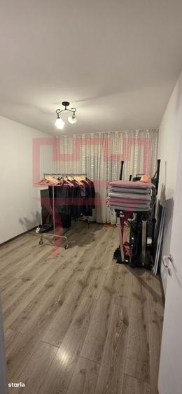 Casă cu 4 camere decomandat în Semicentral