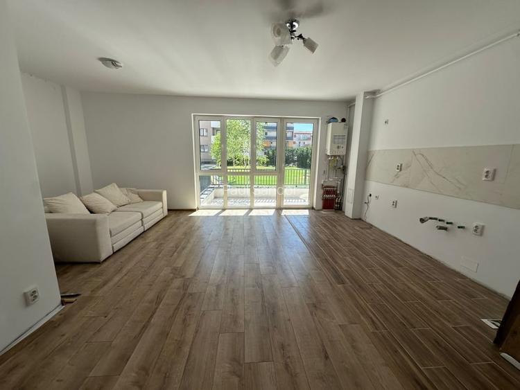 Apartament 2 camere, finisat, in zona Vivo Apartament 2 camere, finisat, in zona Vivo