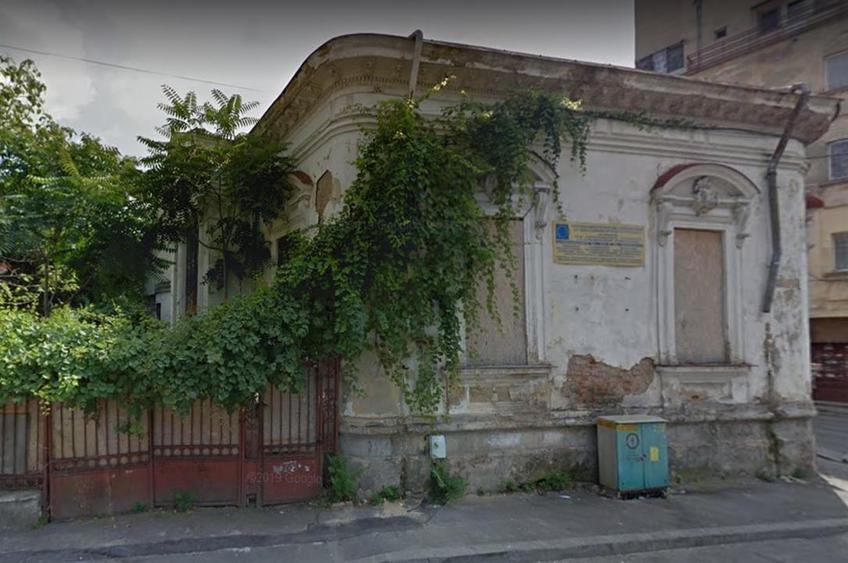 Vanzare casa + teren | Unirii - Cartier Evreiesc | teren 566 mp | necesita renov - 1