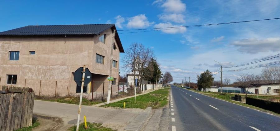 Vilă spațioasă 300 mp la șosea - vedere la brațul Borcea - 4
