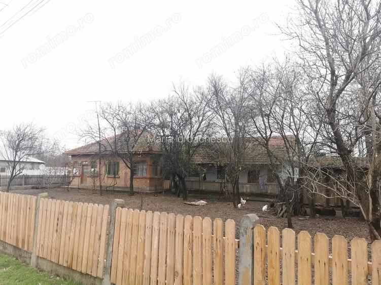 Vand casa + teren 1000 mp2 in Comuna Gradi?tea , jud. Calara?i