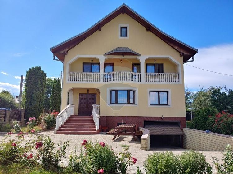 Casă / Vilă de vânzare cu teren intravilan 1200 mp-Zvoristea, Suceava - 1