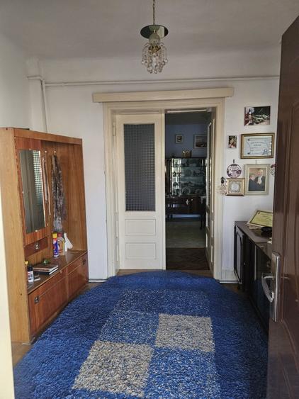 Casă cu 3 camere în Central