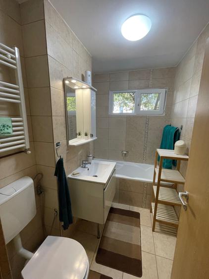 Apartament cu 2 camere decomandat în Medicină