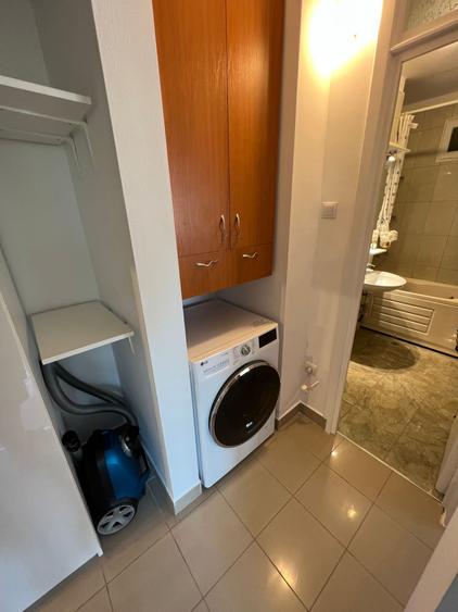 Apartament cu 3 camere decomandat, mobilat în Soarelui