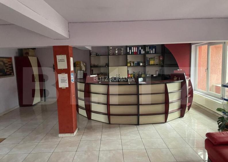 Spatiu comercial de inchiriat, 5 incaperi, 328 mp, zona-Spit Spatiu comercial de inchiriat, 5 incaperi, 328 mp, zona-Spit