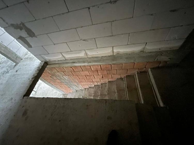 De vazare casă la roșu - 10