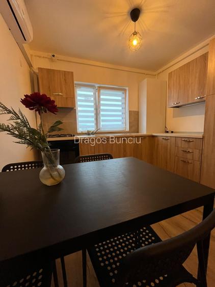 Apartament cu 2 camere decomandat în Apărătorii Patriei Apartament cu 2 camere decomandat în Apărătorii Patriei