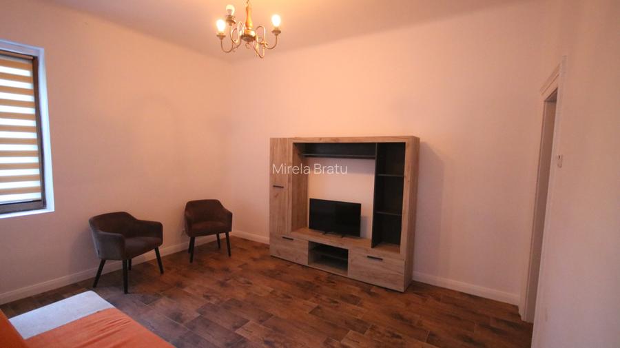 Inchiriere apartament in vila,la cca 300 m de UVT,bd.Mihai Viteazul
