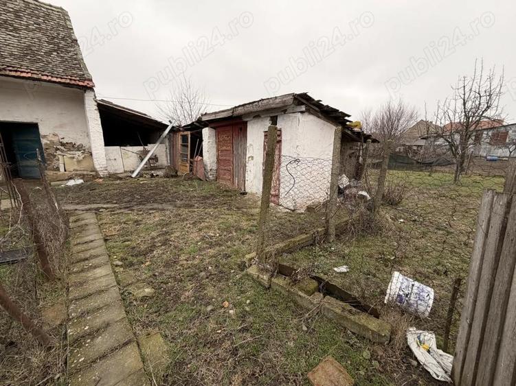 De Vanzare Casa + Anexe 510 MP - Gradina 290 MP - 1