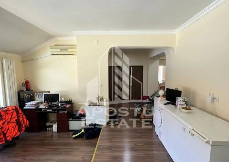 Casa cu piscina si 5 camere in Dinias - 1