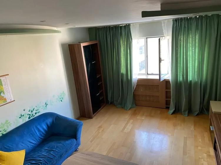 3 camere 13 septembrie sebastian bloc din 1990 hol H - 6