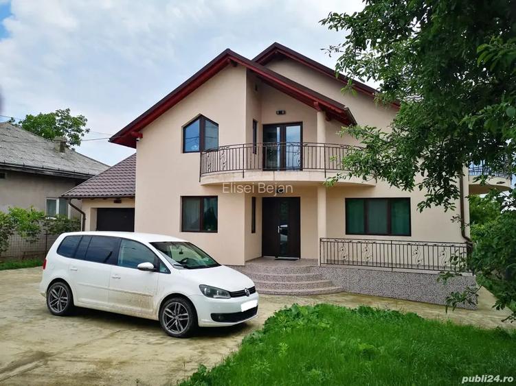 Vand Casa Vila