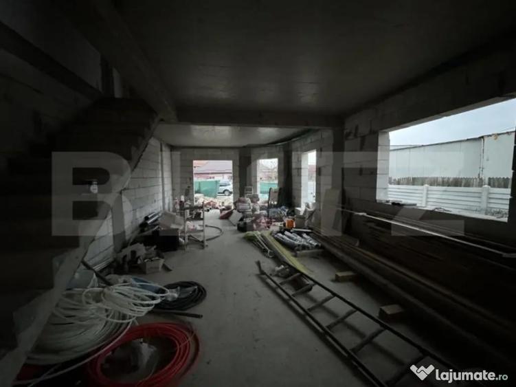 Casa la rosu, cu 4 camere, 145 mp utili, 356 mp teren, zona - 4