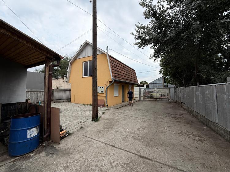 Spațiu industrial, de 750 mp, în Vest