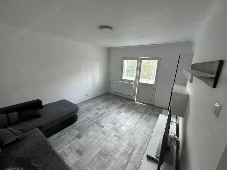 Agentie vand Garsoniera decomandata,1 Mai - Confecti-Politia Locala,,K-uri,etaj.1 - 3