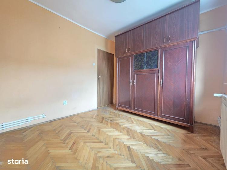 Apartament cu 3 camere în Mazepa 1