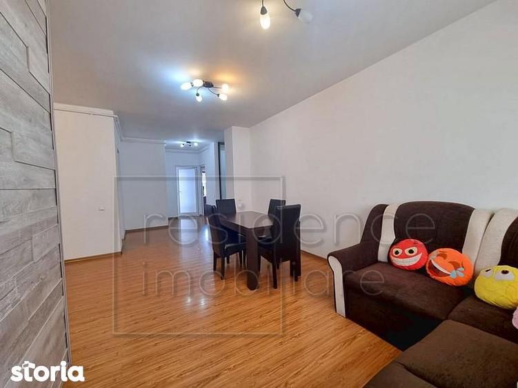 Apartament cu 3 camere semidecomandat, mobilat în Central