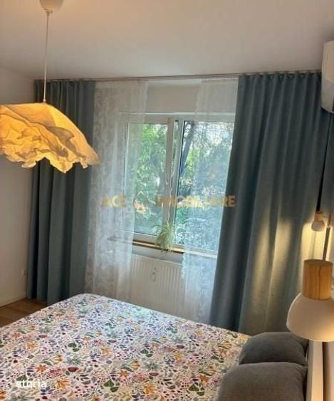Apartament cu 3 camere în Crângași