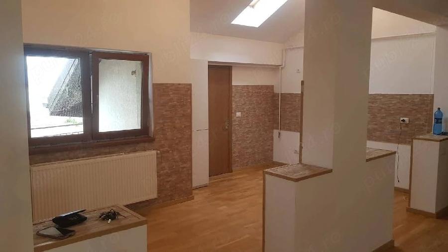 Apartament cu 4 camere decomandat în Chișoda