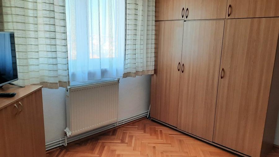 Apartament cu 3 camere decomandat, mobilat în Terezian