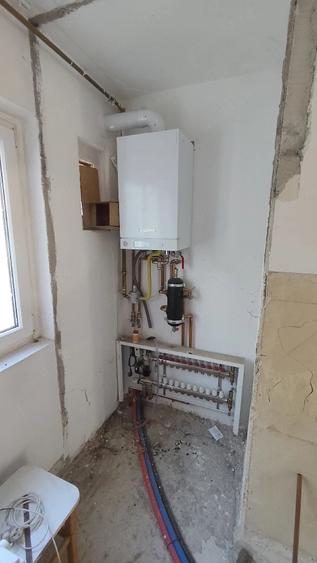 Apartament cu 3 camere decomandat în Drăgășani