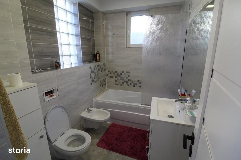 Casă cu 4 camere în Hunedoara