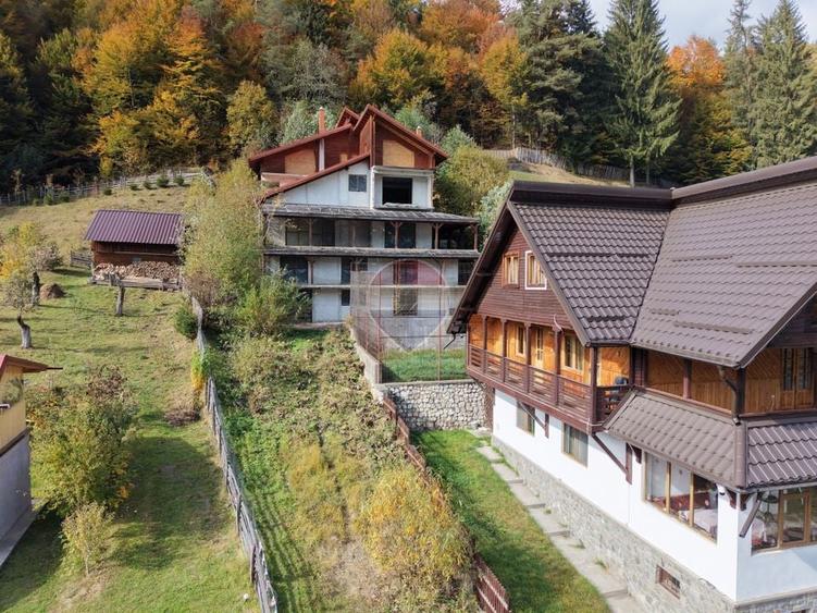 Casă individuală cu 10 camere cu Teren 1055 Mp în Dâmbovicioara