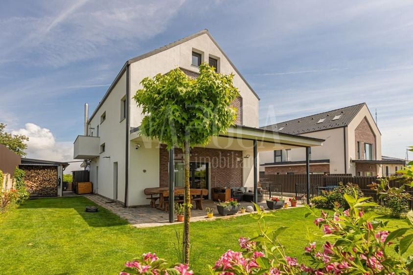 Casă individuală cu 5 camere cu Canalizare în Feleacu