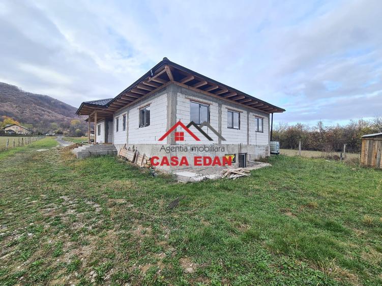 Casă individuală cu 5 camere cu Teren 5034 Mp în Câmpina