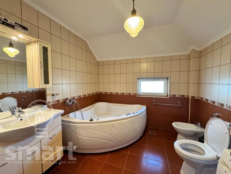 Casă individuală cu 5 camere cu Canalizare în Mănăștur