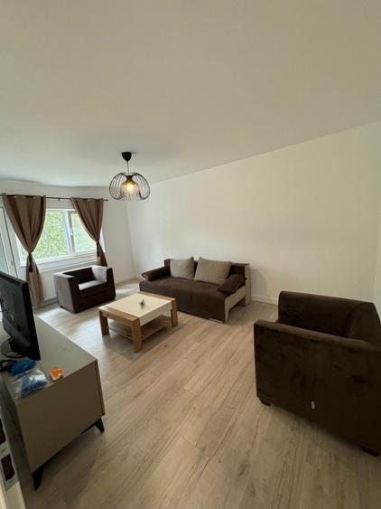Apartament cu 2 camere decomandat, mobilat în Faleza Nord