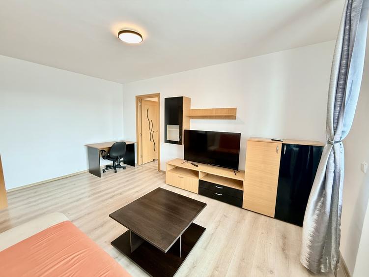 Apartament cu 2 camere semidecomandat în Grivița