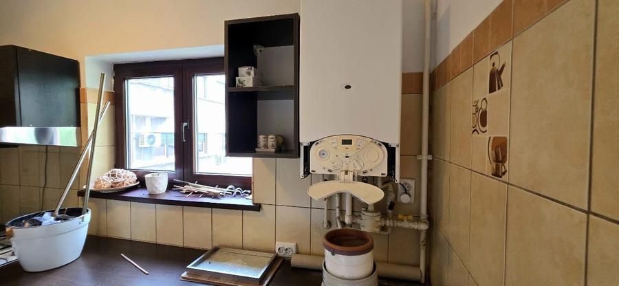 Apartament cu 4 camere decomandat, mobilat în Dacia